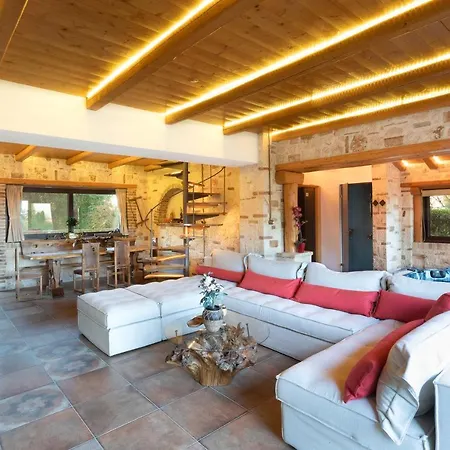 Madera By Corfuescapes Κομπίτσι