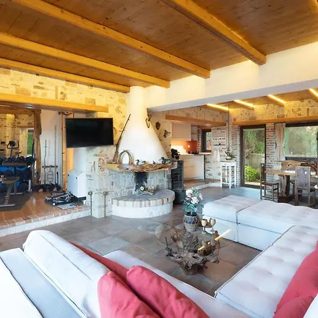 Madera By Corfuescapes *