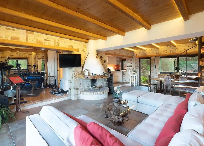 Madera By Corfuescapes *